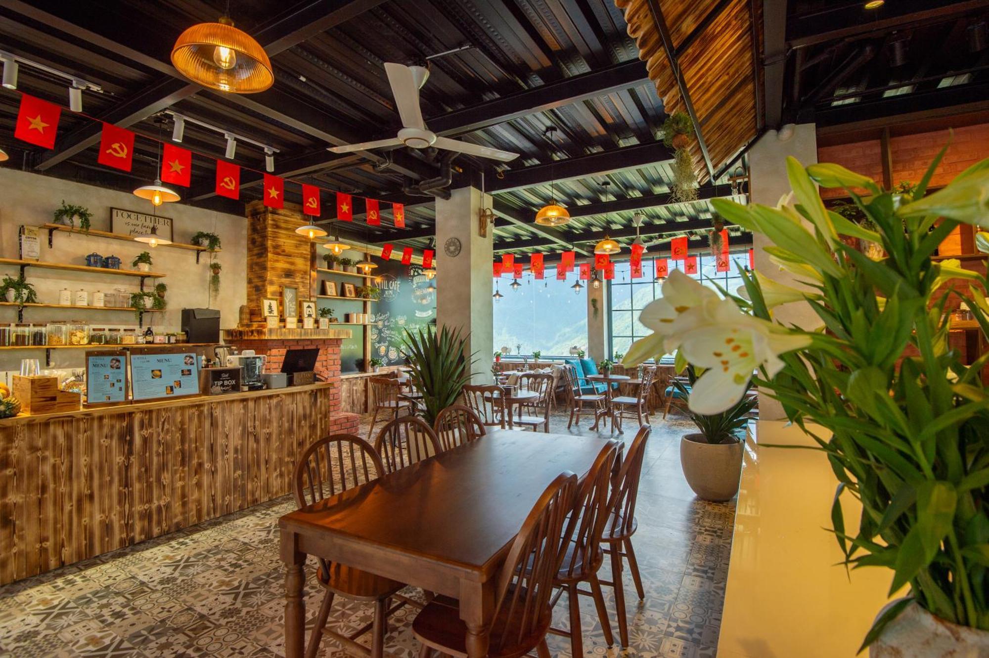 Still Cafe Home Kitchen サパ エクステリア 写真